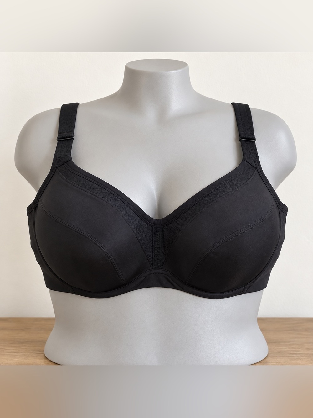Torrid Active Black Mid Impact Underwire Sports Bra 46D Convertible